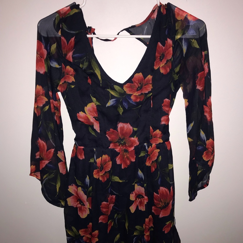 HOLLISTER open back floral dress